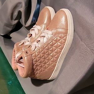 Nwt pink metallic shoes